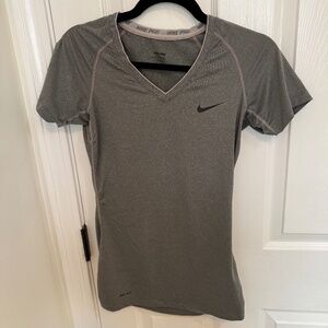 Bundle of 5 women’s athletic t-shirts